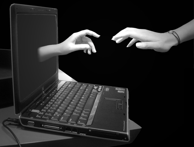 Nuovi media: siamo più vicini o più soli?